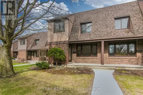 279 Sandowne Drive Waterloo ON N2K 2C1