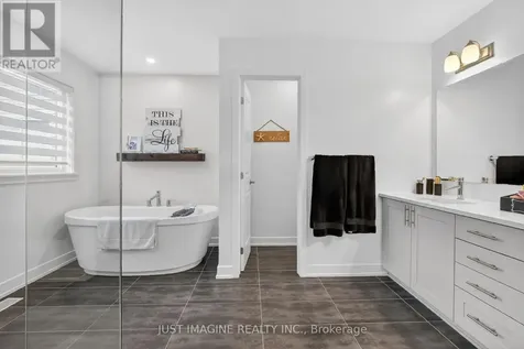 32 Edenbridge Court Ottawa ON K1W 0P1