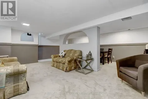 2424 Heaton Avenue Ottawa ON K1G 1J2