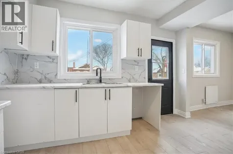 510 Britannia Avenue Hamilton ON L8H 1Z6