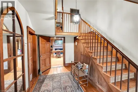 2432 Seburn Road Fonthill ON L0S 1E6