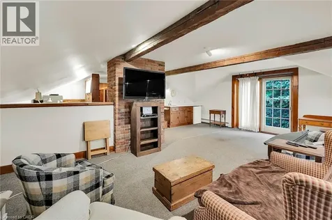 2432 Seburn Road Fonthill ON L0S 1E6