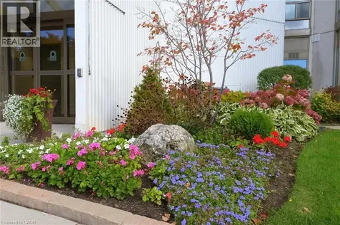 5090 Pinedale Avenue Burlington ON L7L 3V8