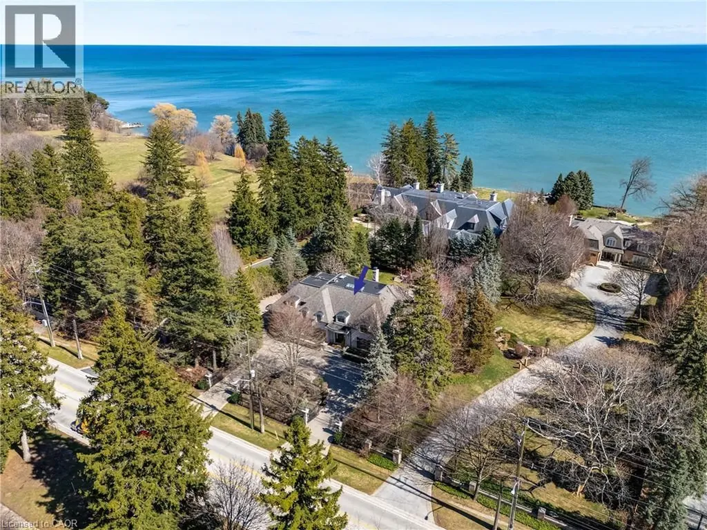 2096 Lakeshore Road East Oakville ON L6J 1M3