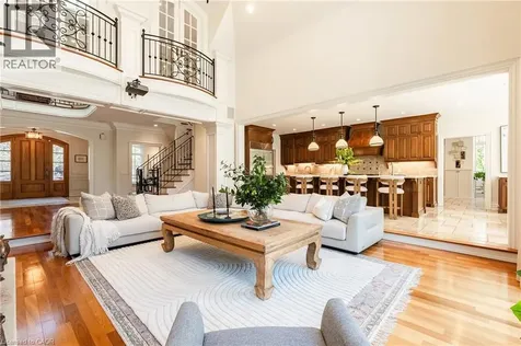 2096 Lakeshore Road East Oakville ON L6J 1M3