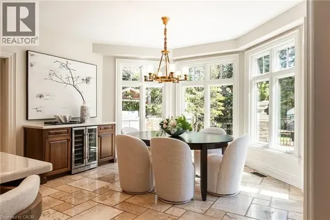 2096 Lakeshore Road East Oakville ON L6J 1M3
