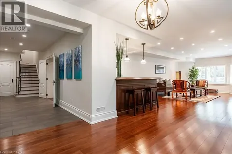2096 Lakeshore Road East Oakville ON L6J 1M3
