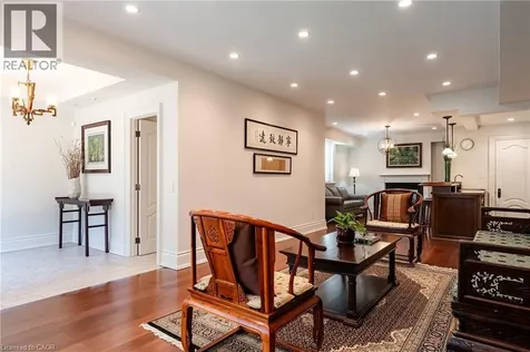 2096 Lakeshore Road East Oakville ON L6J 1M3