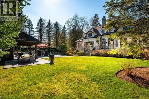 2096 Lakeshore Road East Oakville ON L6J 1M3