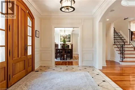 2096 Lakeshore Road East Oakville ON L6J 1M3