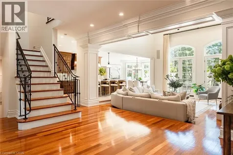 2096 Lakeshore Road East Oakville ON L6J 1M3