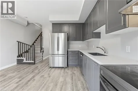 28 Aqua Lane Glanbrook ON L0R 1P0