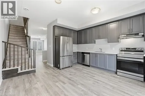 28 Aqua Lane Glanbrook ON L0R 1P0