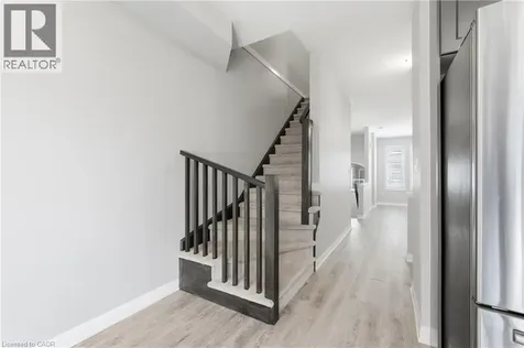 28 Aqua Lane Glanbrook ON L0R 1P0