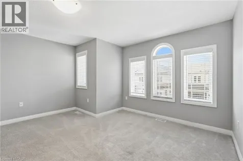 28 Aqua Lane Glanbrook ON L0R 1P0