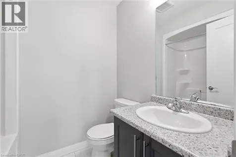 28 Aqua Lane Glanbrook ON L0R 1P0
