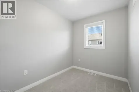 28 Aqua Lane Glanbrook ON L0R 1P0