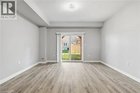 28 Aqua Lane Glanbrook ON L0R 1P0