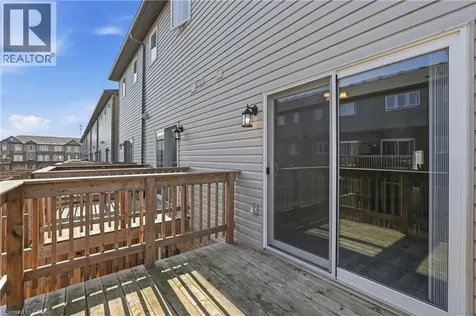28 Aqua Lane Glanbrook ON L0R 1P0