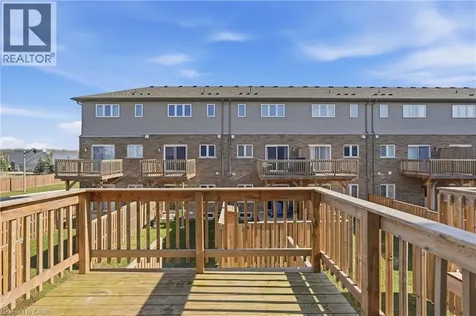 28 Aqua Lane Glanbrook ON L0R 1P0