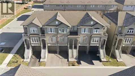 28 Aqua Lane Glanbrook ON L0R 1P0