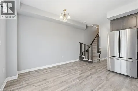 28 Aqua Lane Glanbrook ON L0R 1P0