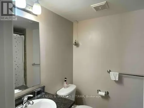 102 Paseo Private Ottawa ON K2G 4N7