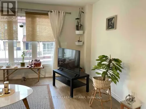 102 Paseo Private Ottawa ON K2G 4N7