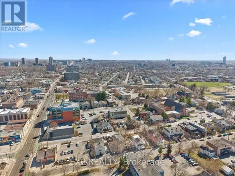 297 Cyr Avenue Ottawa ON K1L 7N6