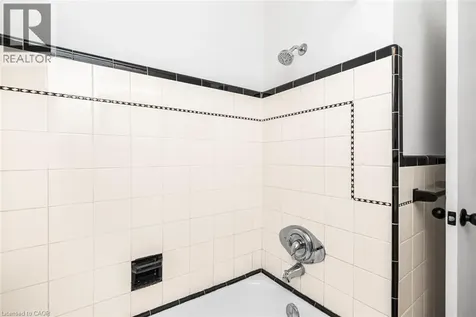 124 Broker Drive Hamilton ON L8T 2B8