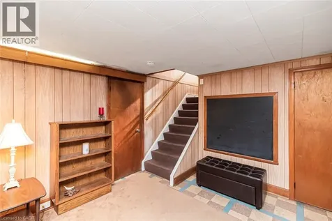 124 Broker Drive Hamilton ON L8T 2B8