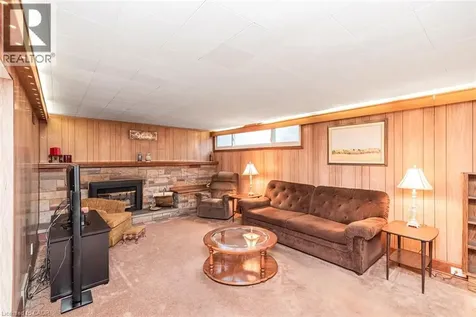 124 Broker Drive Hamilton ON L8T 2B8