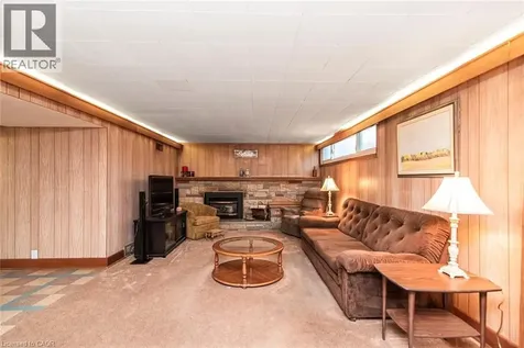 124 Broker Drive Hamilton ON L8T 2B8