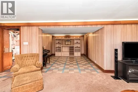 124 Broker Drive Hamilton ON L8T 2B8