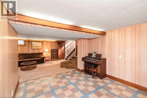 124 Broker Drive Hamilton ON L8T 2B8