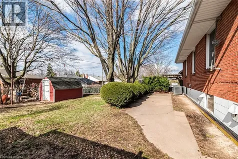 124 Broker Drive Hamilton ON L8T 2B8