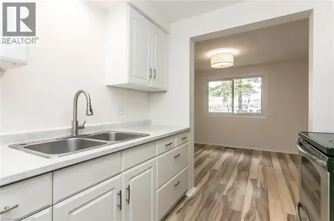 279 Sandowne Drive Waterloo ON N2K 2C1