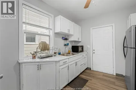 1333 Wyandotte Street West Windsor ON N9B 1H3