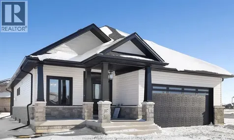 111 Fenceline Drive Chatham ON N7M 6B4