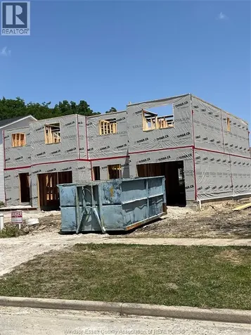 75 Balaclava Amherstburg ON N9V 2W9