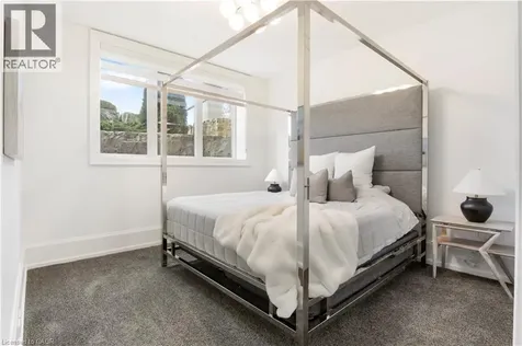 31 Reid Court Puslinch ON N0B 2J0