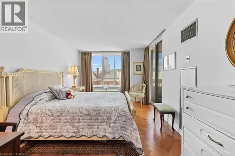 2287 Lake Shore Boulevard West Toronto ON M8V 3Y1