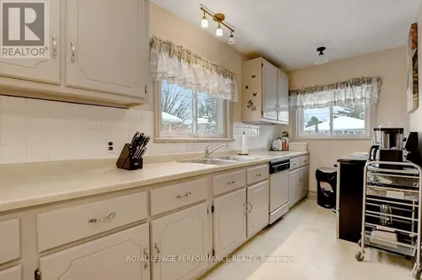 103 Glynn Avenue Ottawa ON K1K 1S7