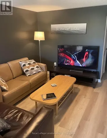 32 Berkshire Avenue Wasaga Beach ON L9Z 0G3