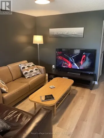 32 Berkshire Avenue Wasaga Beach ON L9Z 0G3