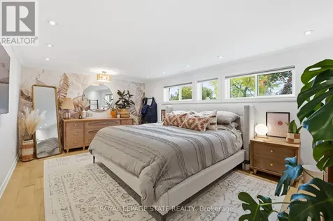 348 Sydenham Road Hamilton ON L9H 5E2