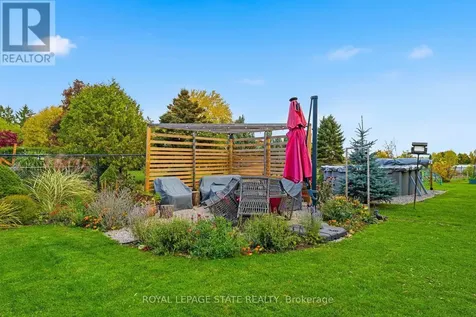 348 Sydenham Road Hamilton ON L9H 5E2