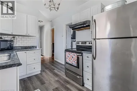 174 Rosslyn Avenue North Hamilton ON L8L 7P7