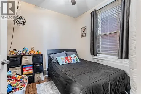 174 Rosslyn Avenue North Hamilton ON L8L 7P7