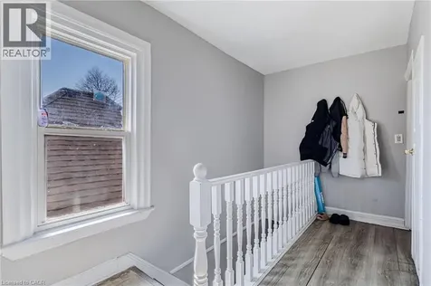 174 Rosslyn Avenue North Hamilton ON L8L 7P7